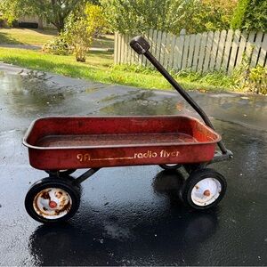 Red Kids Wagon vintage radio
Flyer